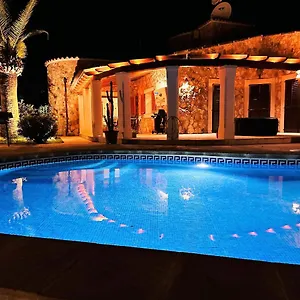 villa-in-strandnahe-mit-pool-jacuzzi-klima-wifi-gas-bbq.balearic-islands.net/